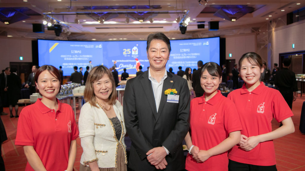 香港ドナルド マクドナルド ハウス慈善財団 1:64 ダイキャスト シャトルバス 香港ドナルド マクドナルド ハウス慈善財団 1:64 ダイキャスト